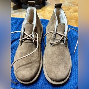 Ladies Bearpaw ankle boots